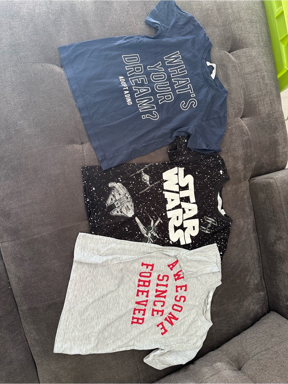 H&M Boys Graphic Tee 3-Pack – Star Wars/Dino – Size 8 (8-10Y), Like New